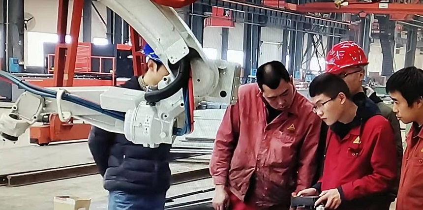 挖掘機(jī)、抓料機(jī)、抓鋼機(jī)、報(bào)廢汽車拆解機(jī)等系列產(chǎn)品智能加工工作站