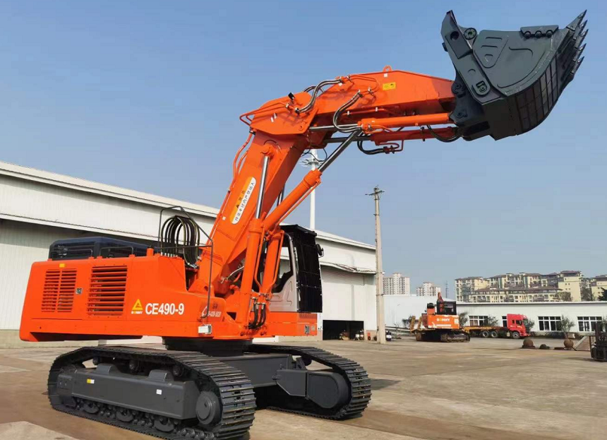 CE490-9挖掘機發(fā)貨現場.png